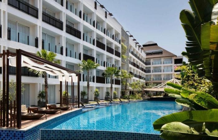 Fairfield Marriott à Legian, Bali - hôtel 4 étoiles avec piscine, bar et chambre balcon