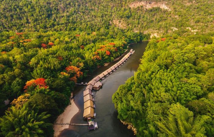 River Kwai Jungle Raft - hôtel flottant à Kanchanaburi, Thaïlande
